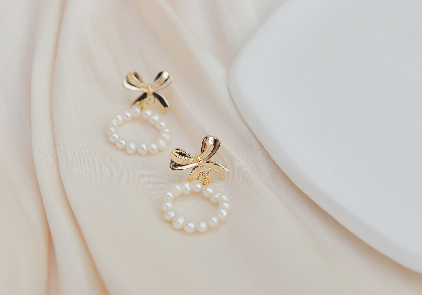 Handmade natural pearl earrings/cute bow pearl drop earrings