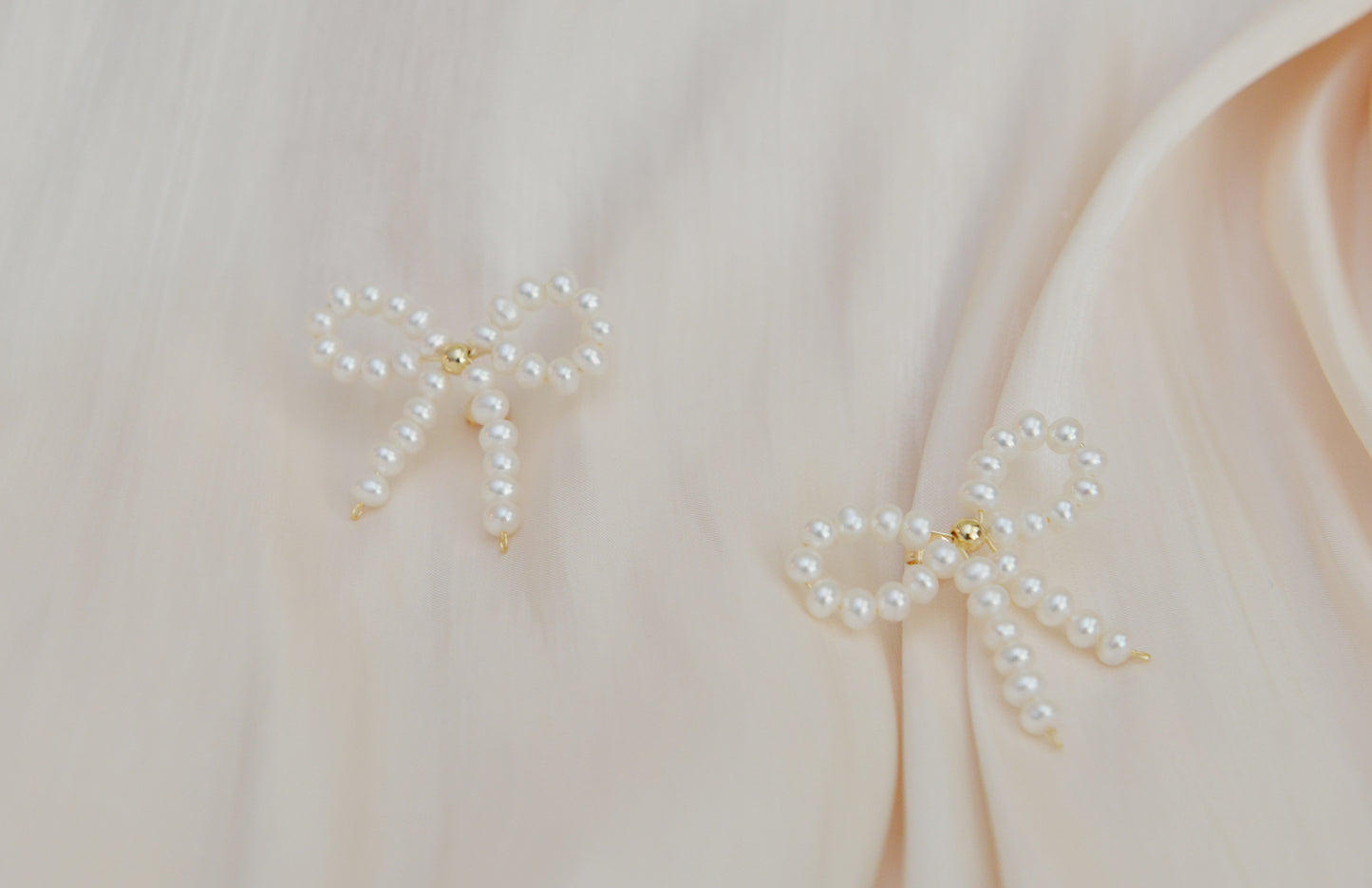 Handmade natural freshwater pearl stub earrings/stunning pearl bow earrings