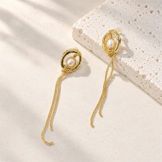 Wire Circle Pearl Chain Tassel Earrings