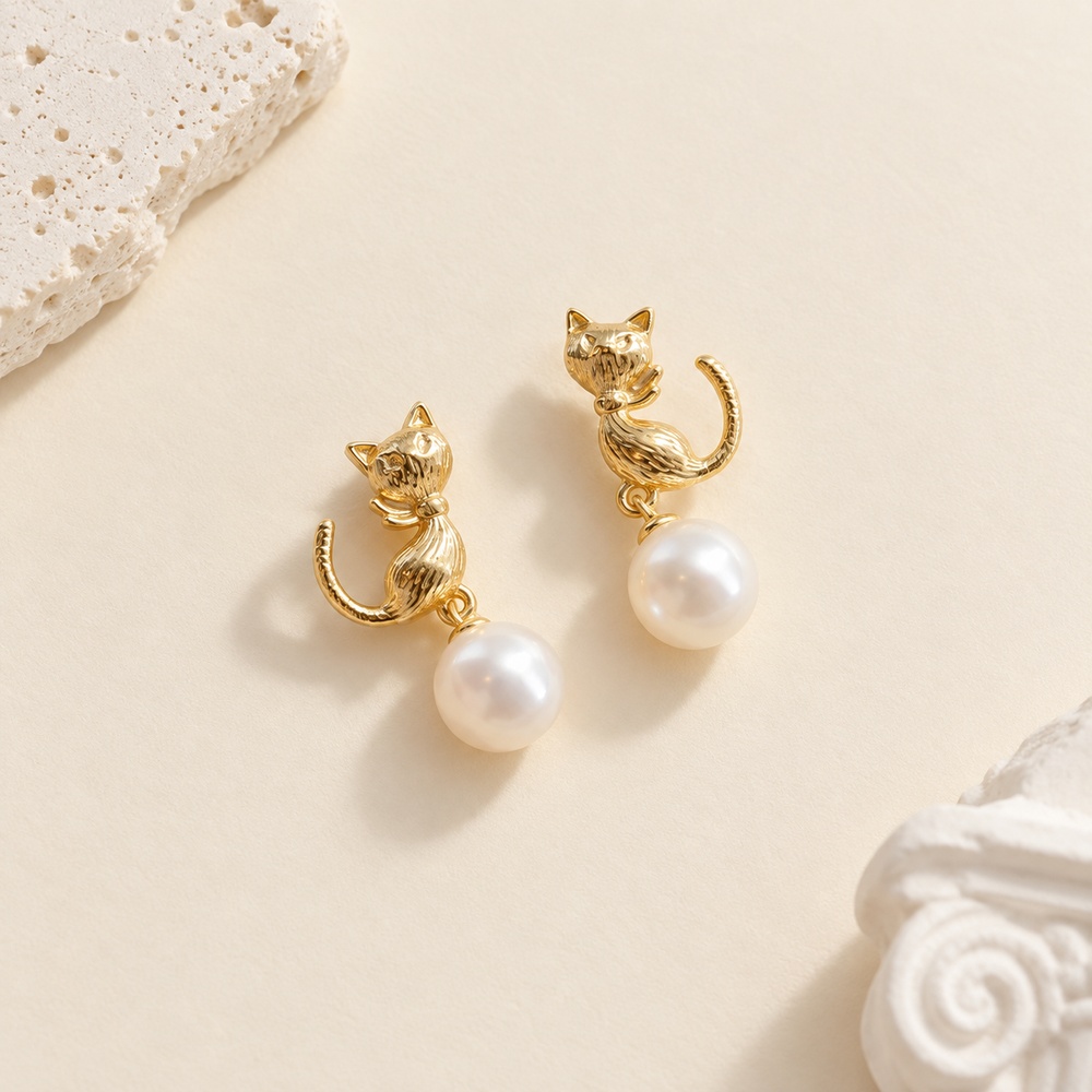 Cat Motif Freshwater Pearl Stud Earrings