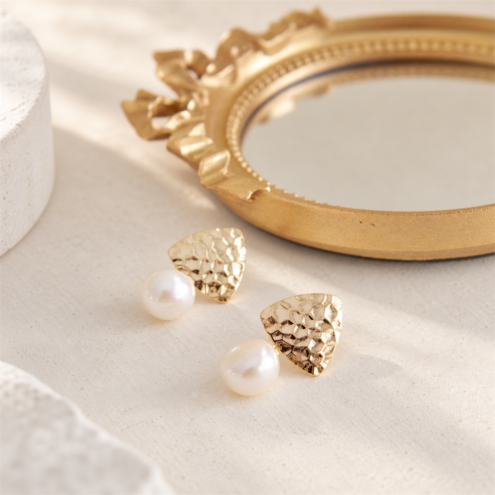 Hammered Fan Pearl Drop Earrings