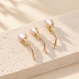 Pearl Bud Curved Stem Brooch