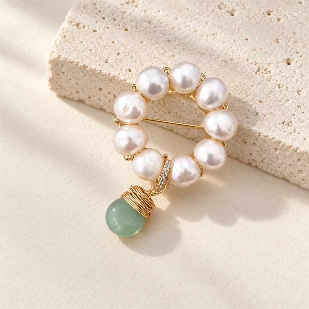 Freshwater Pearl Wreath Jade Drop Brooch
