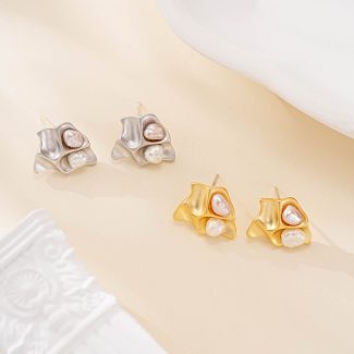 Sculpted Heart and Keshi Pearl Stud Earrings