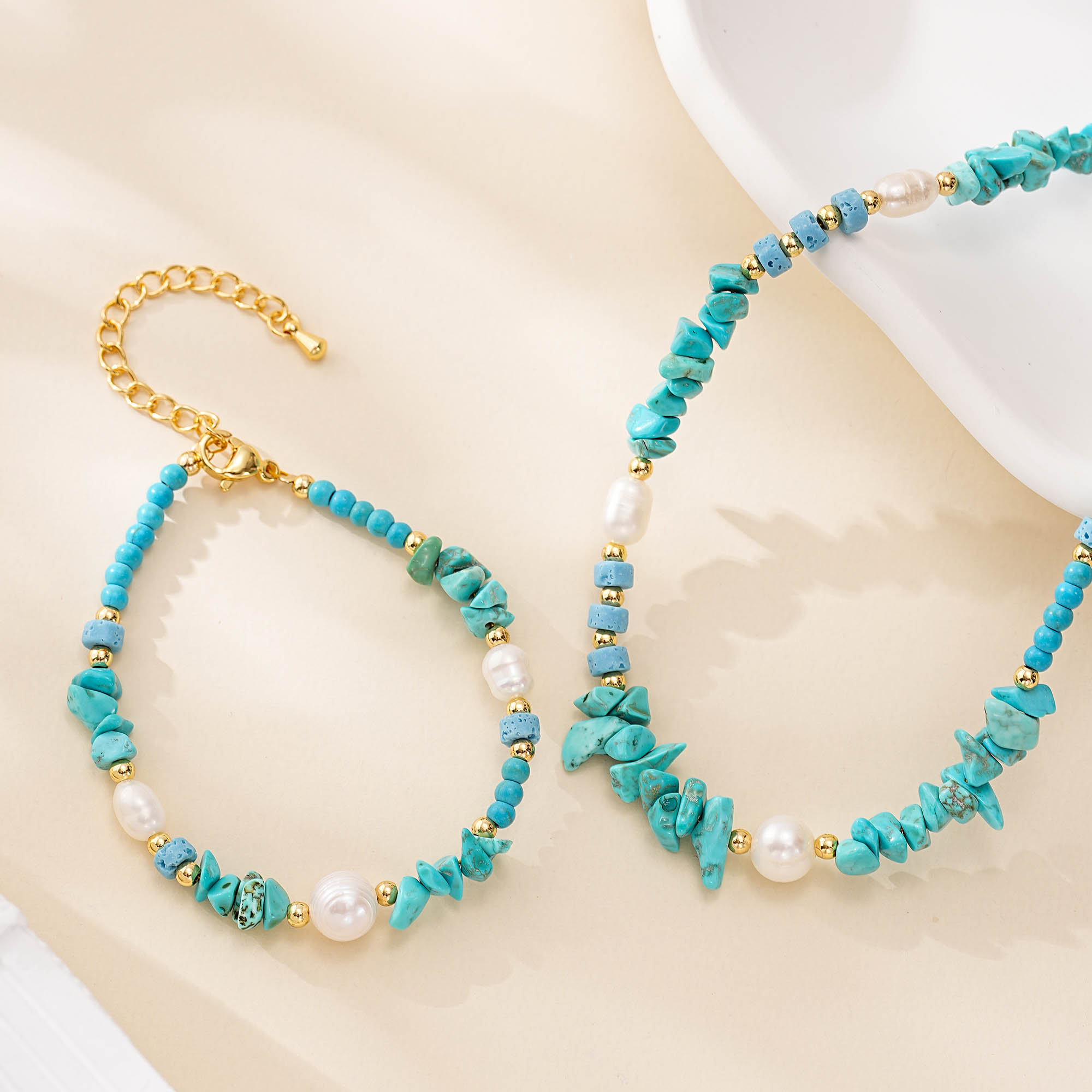 Turquoise chips and freshwater pearl necklace and bracelet set