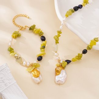 New Jade and Baroque Pearl Jewelry Set