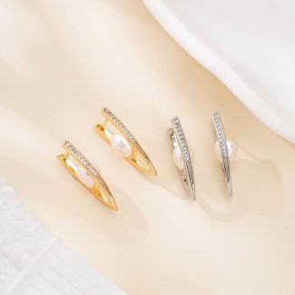 Shield Frame Freshwater Pearl Drop Earrings