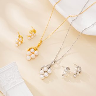 Grape Cluster Pearl Necklace and Earring Set