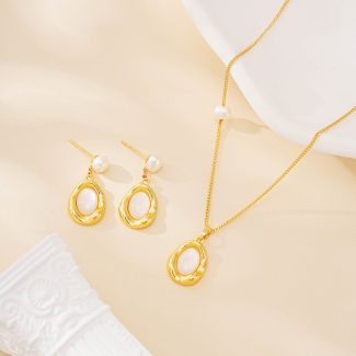 Shell inlay pendant necklace with freshwater pearl earrings