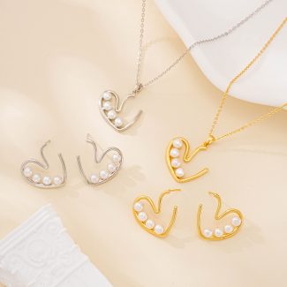 Swan Motif Pearl Necklace and Earring Set