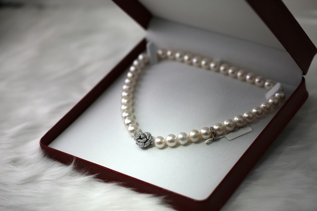 How to Store Pearls Properly and Prevent Scratches