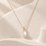 Pearl Pendant Necklace in Four Colors