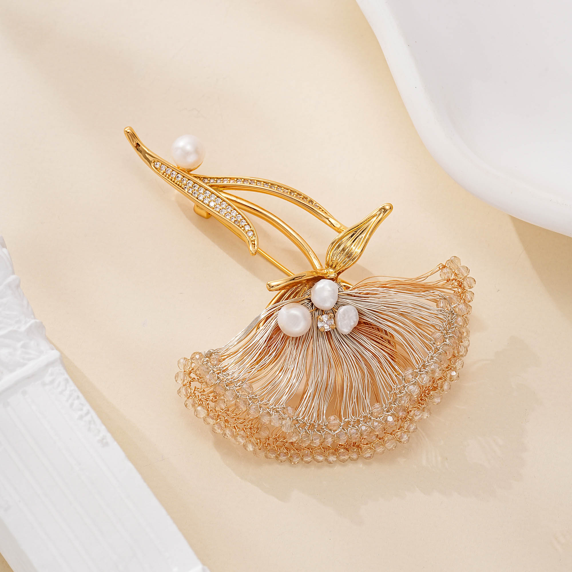 Botanical Wire Flower Pearl Brooch — product view