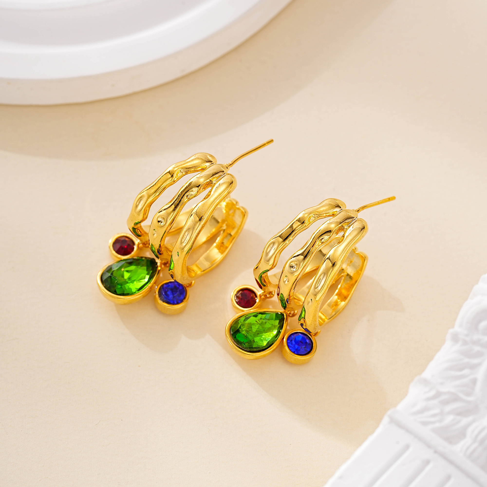 Tricolor stone drop earrings with textured gold-tone hoops