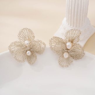 Openwork Wire Flower Pearl Earrings — wirework and pearl detail