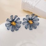 Wirework detail of Midnight Blue Daisy Pearl Earrings