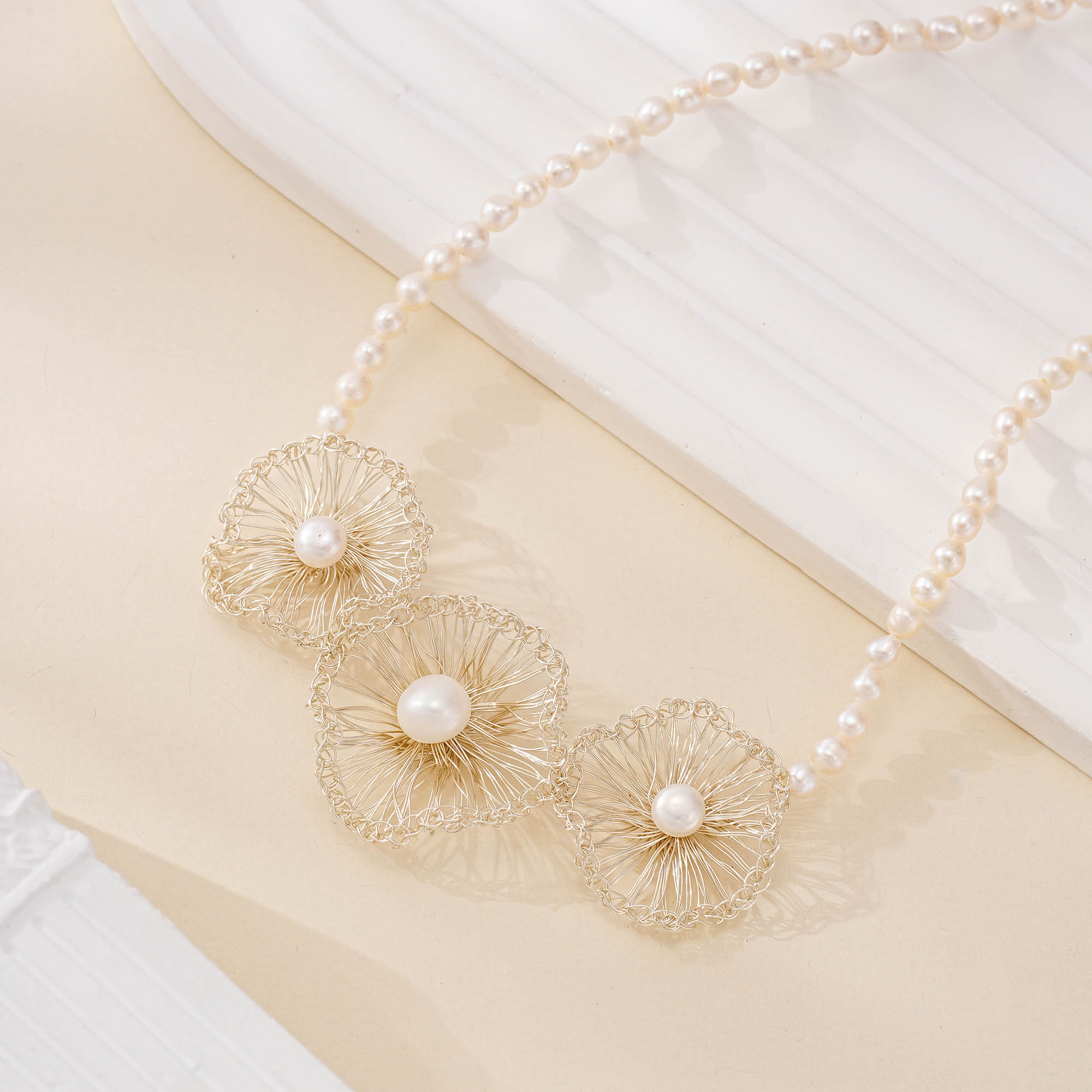 silver-finish three-flower pearl necklace