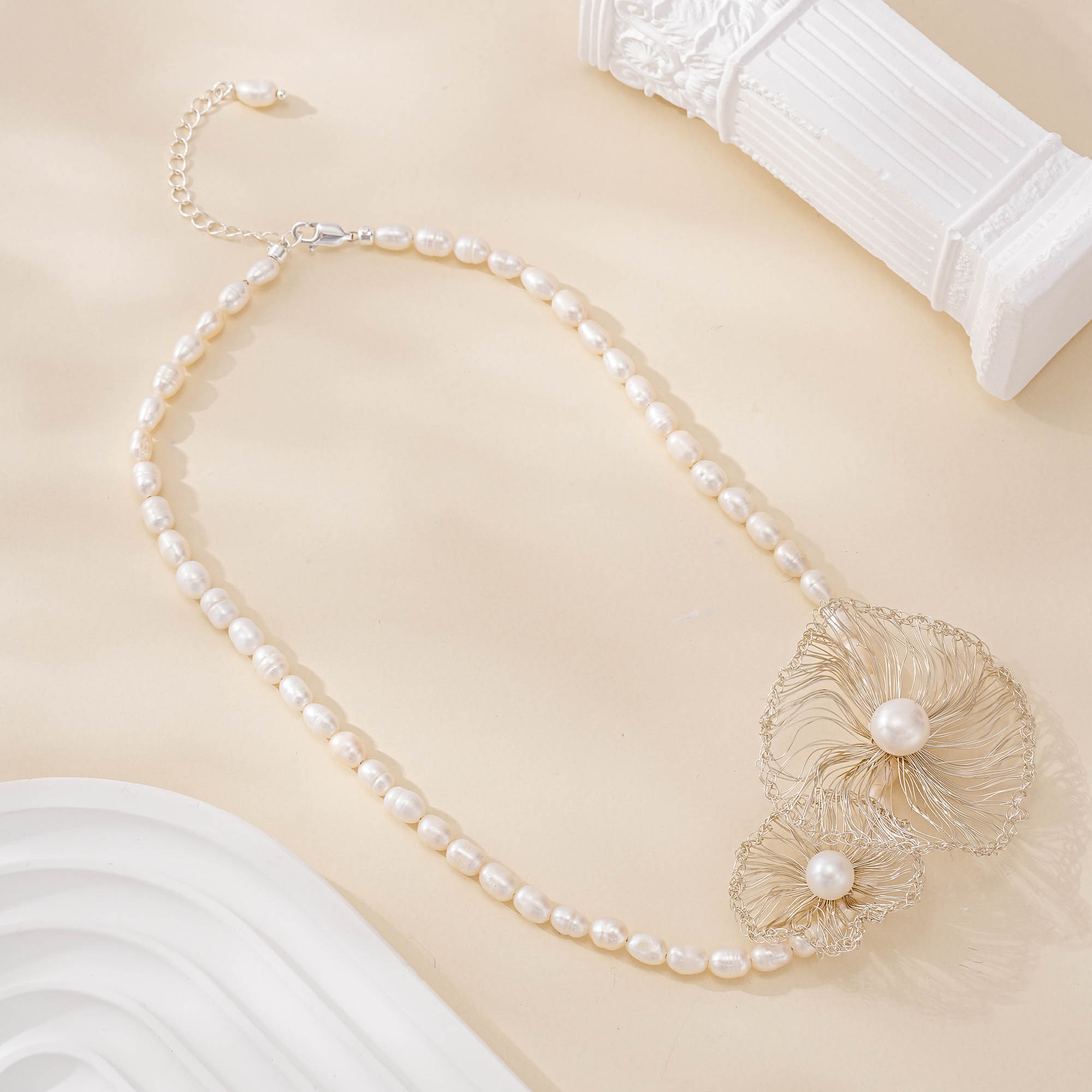 silver-finish twin wire flower pearl necklace