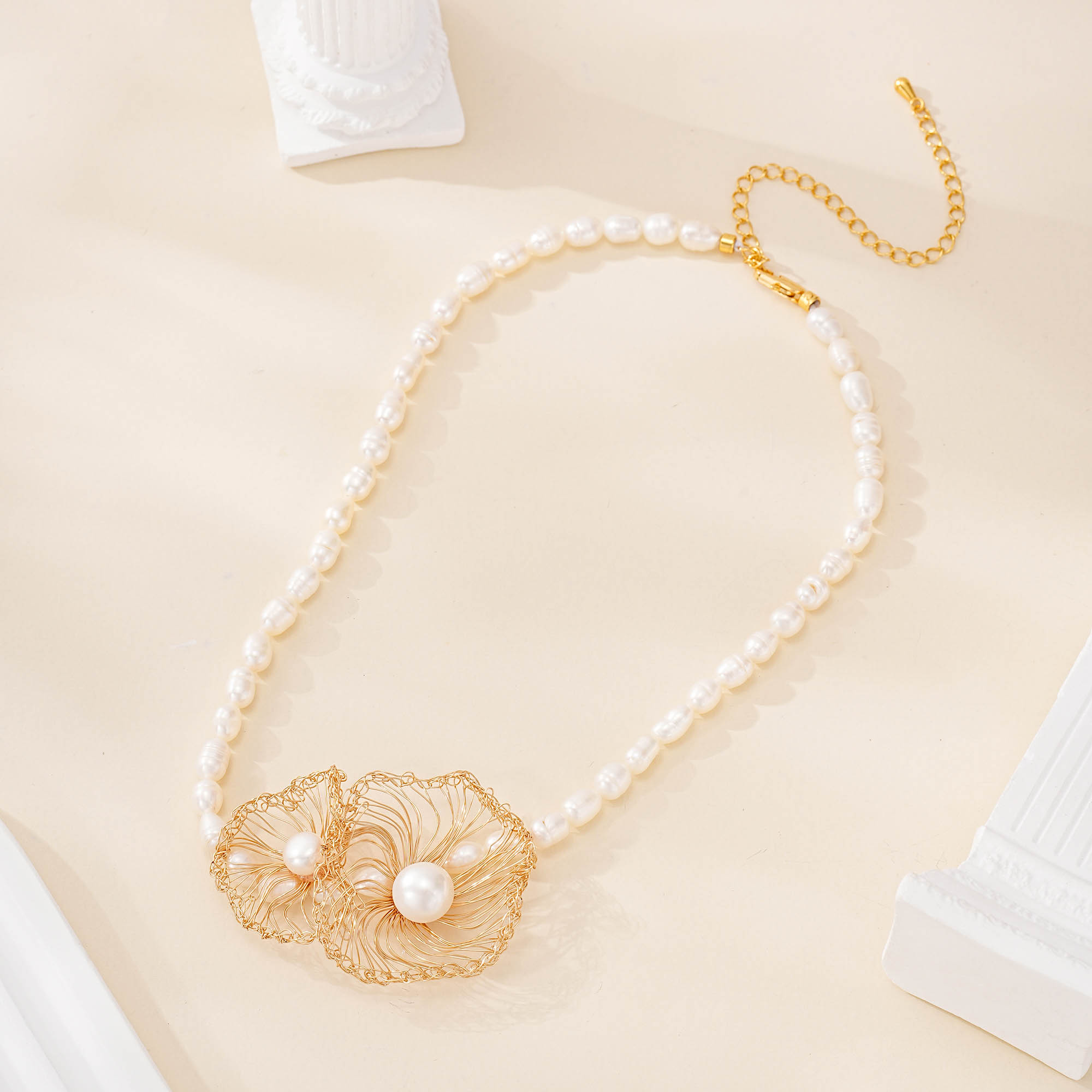 gold-finish twin wire flower pearl necklace