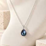 Pearl Pendant Necklace in Four Colors